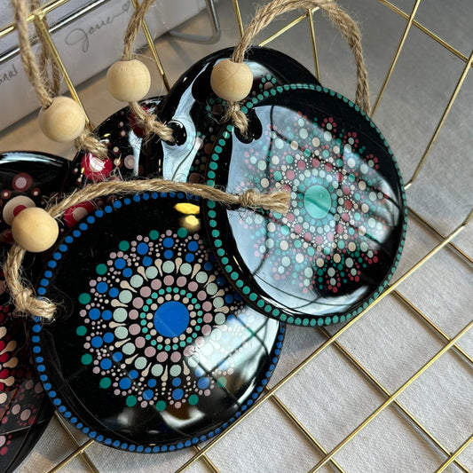 Holiday Ornament on Wood with Resin — Dec. 4 & 11, 2026